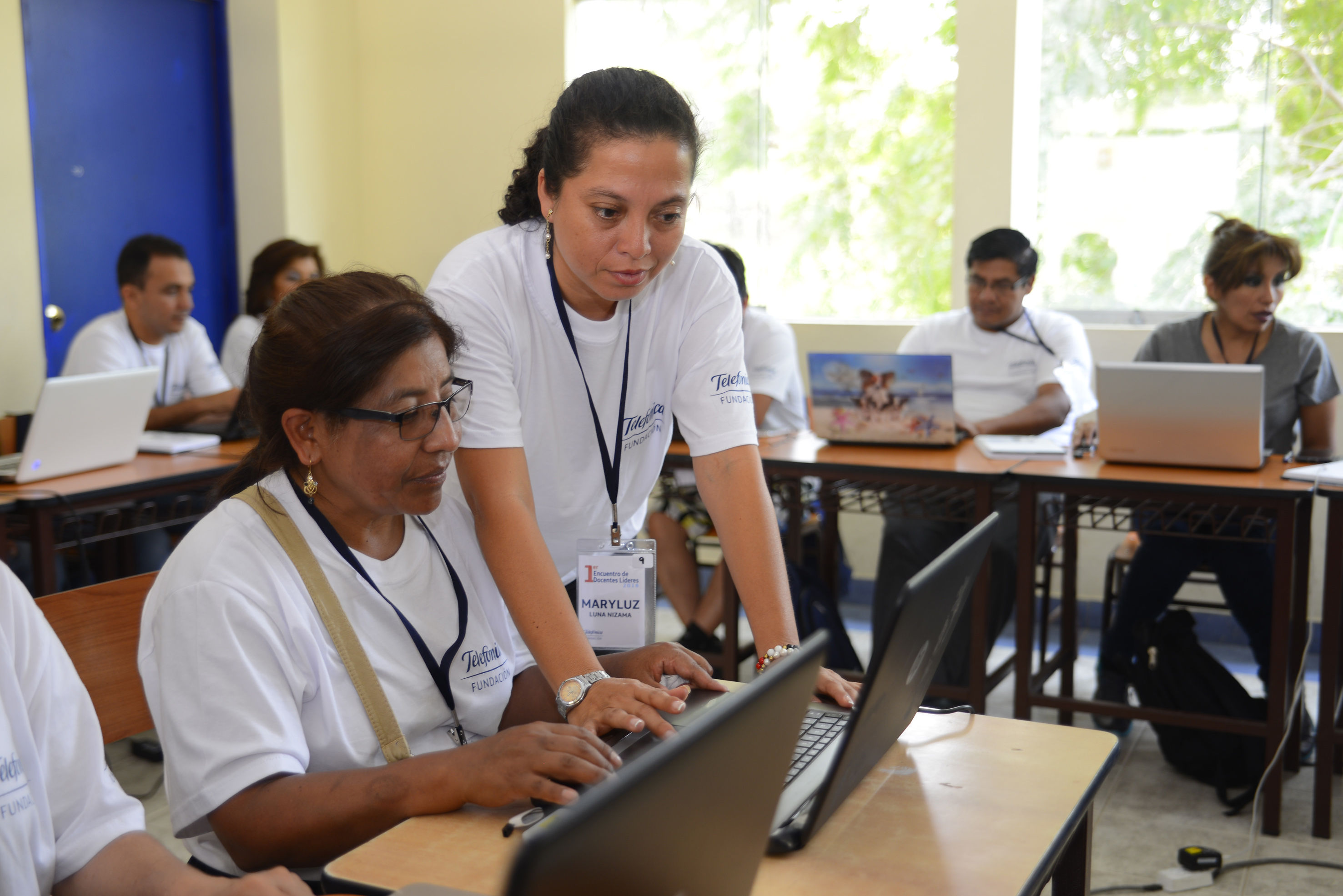 M S De Docentes De Diversas Regiones Del Pa S Aprenden A Usar